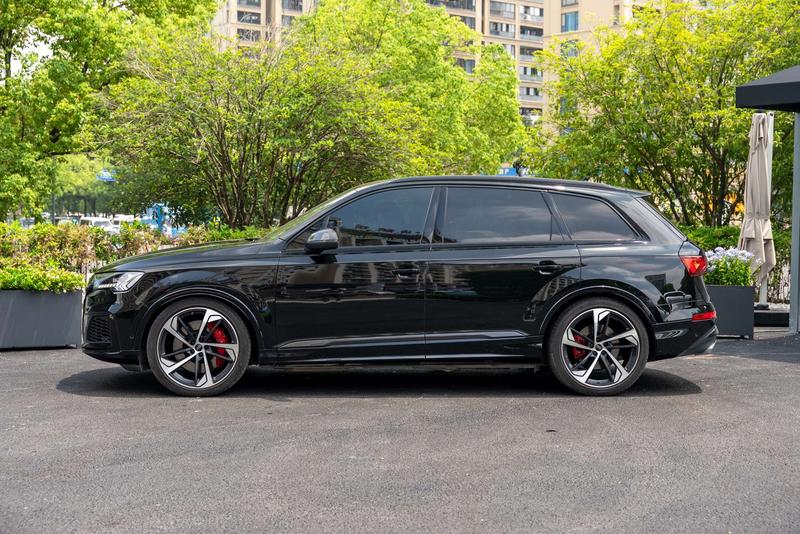 Audi SQ7, 2024 — фото 3 из 10