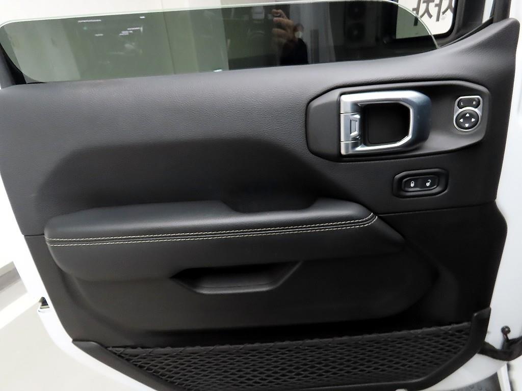 Jeep Wrangler, 2022 — фото 10 из 12