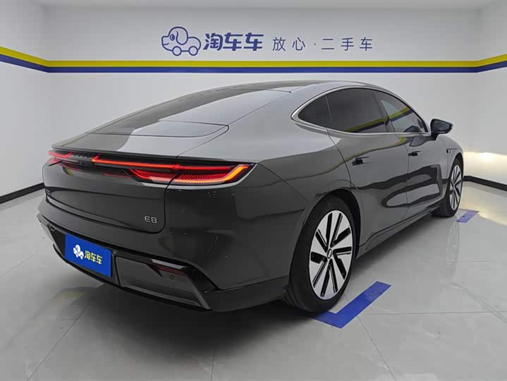 Geely Galaxy E8, 2024 — фото 3 из 9