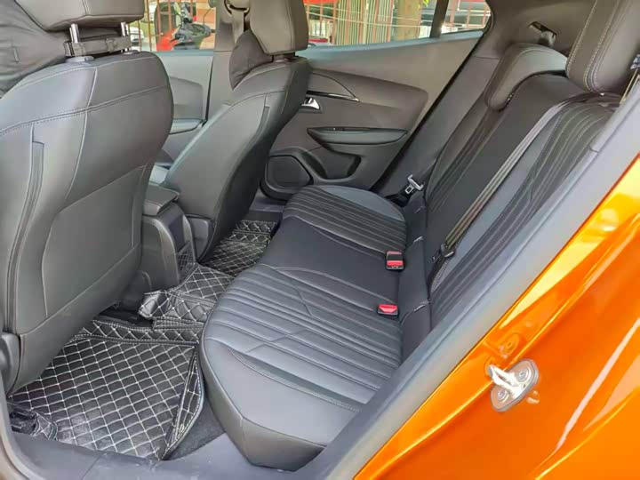 Peugeot 2008, 2023 — фото 8 из 9