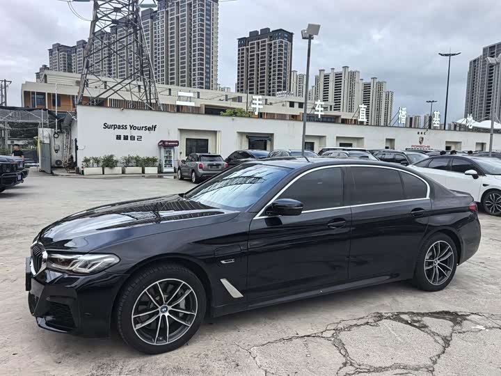 BMW 5 Series Hybrid, 2022 — фото 4 из 9