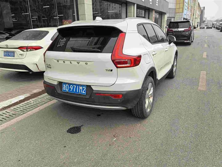Volvo XC40, 2021 — фото 6 из 9