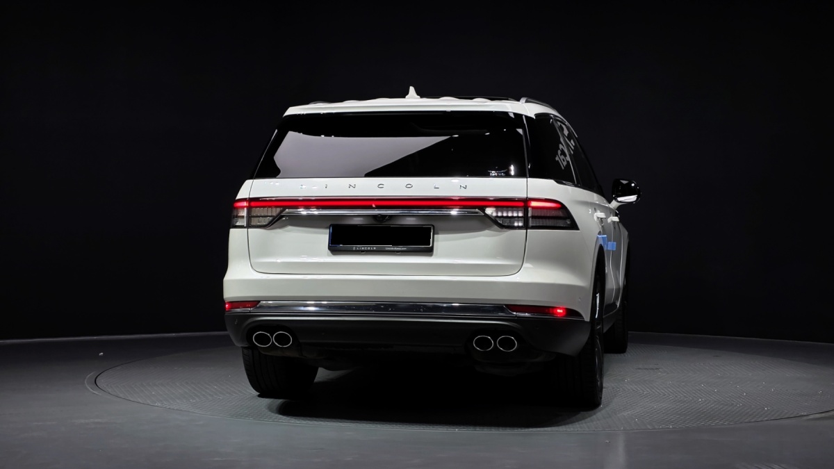 Lincoln Aviator, 2023 — фото 4 из 12