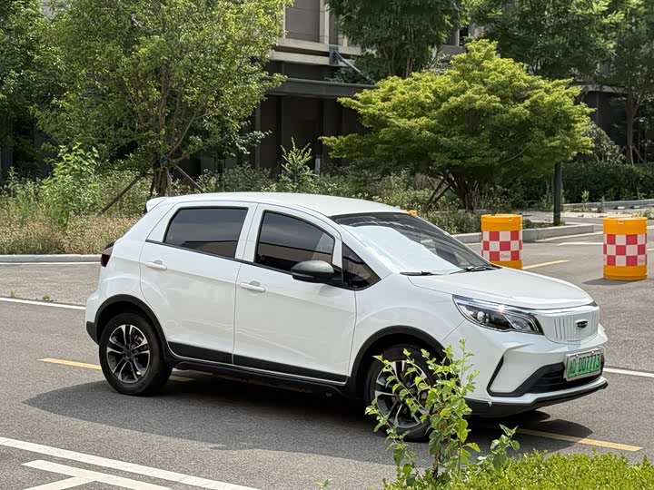 Geely Geometry EX3, 2022 — фото 3 из 9
