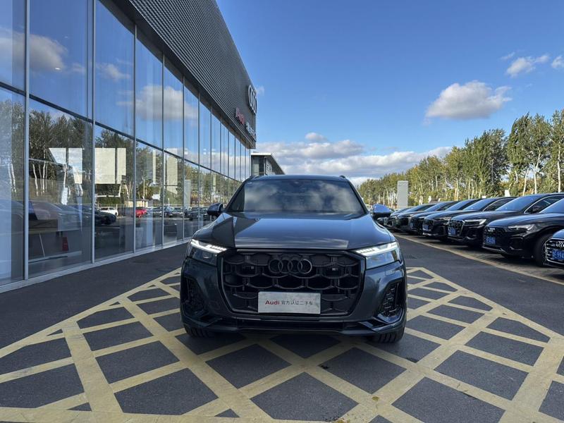 Audi SQ7, 2024 — фото 2 из 12