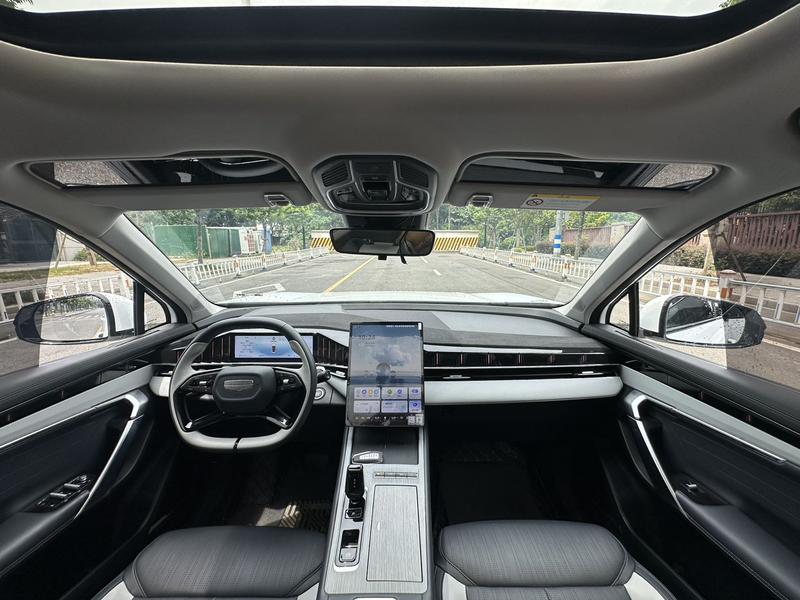 Geely Atlas L, 2024 — фото 8 из 12