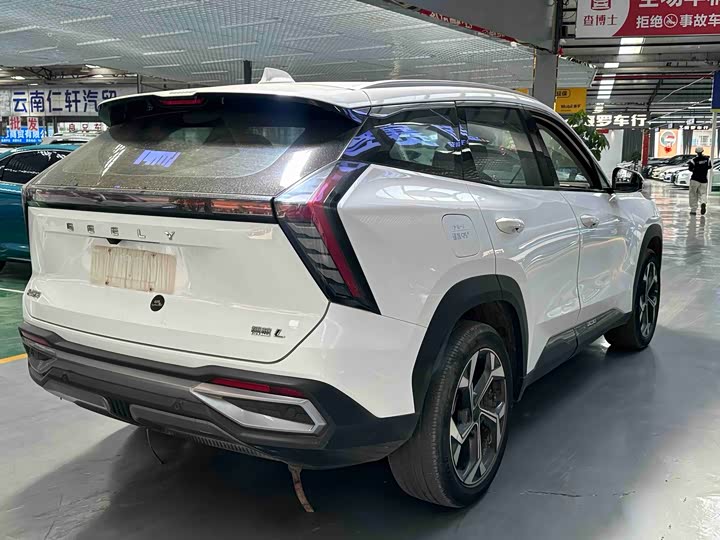 Geely Atlas L, 2022 — фото 8 из 9