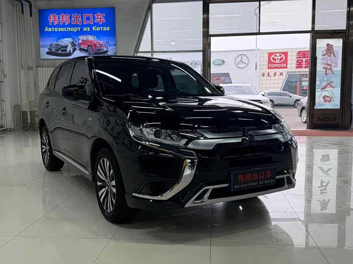 Mitsubishi Outlander, 2022 — фото 3 из 9