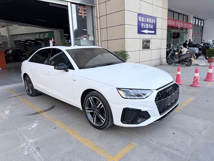 Audi A4L, 2022 — фото 3 из 9