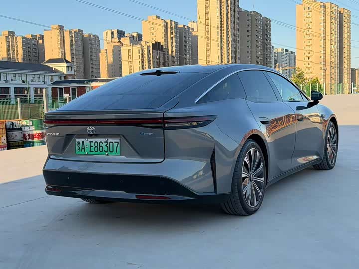 Toyota bZ7, 2026 — фото 9 из 9