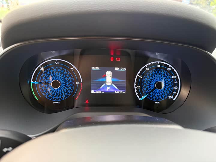 Hongqi E-QM5, 2023 — фото 7 из 9