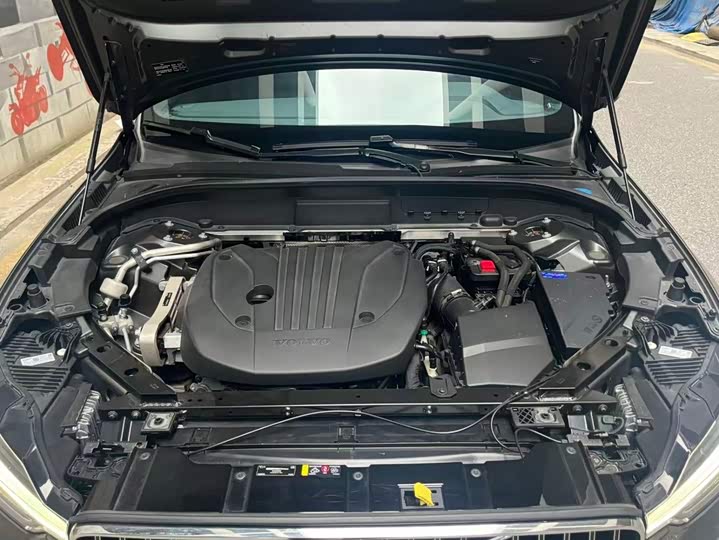 Volvo XC60, 2022 — фото 7 из 9