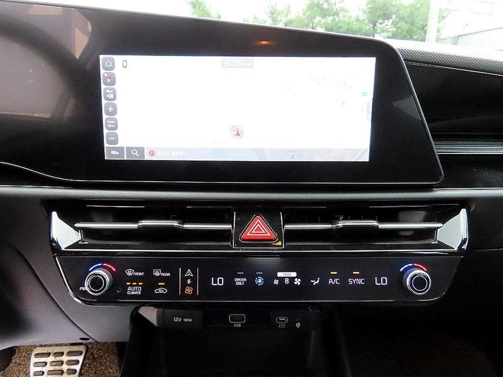 Kia Niro, 2022 — фото 12 из 12
