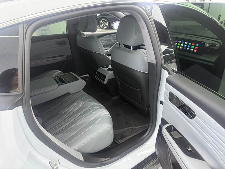 Geely Galaxy E8, 2025 — фото 9 из 9