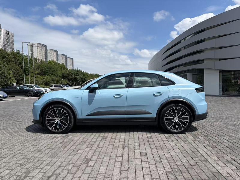 Porsche Macan EV, 2024 — фото 3 из 12