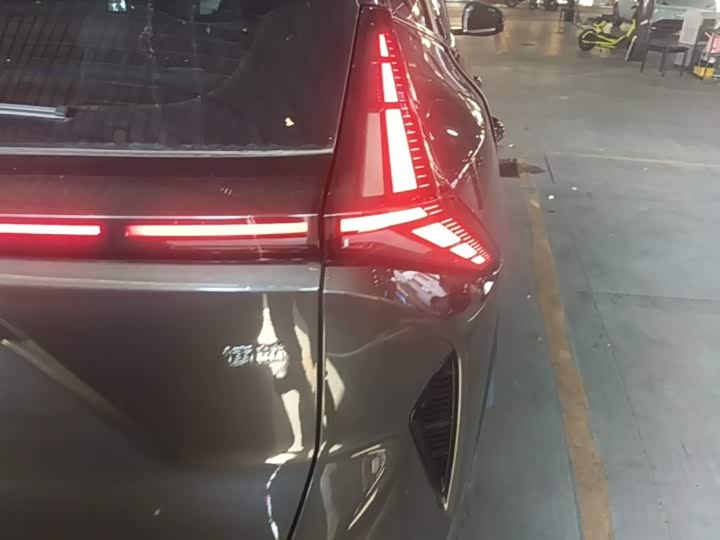 Geely Atlas, 2023 — фото 8 из 9