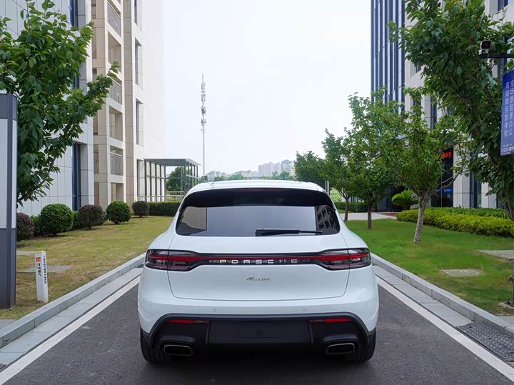 Porsche Macan, 2023 — фото 5 из 9