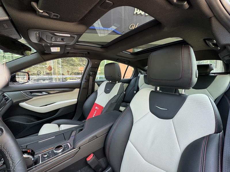 Cadillac CT5, 2025 — фото 10 из 12