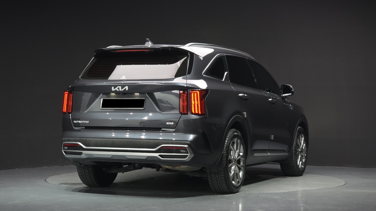 Kia Sorento, 2023 — фото 2 из 12