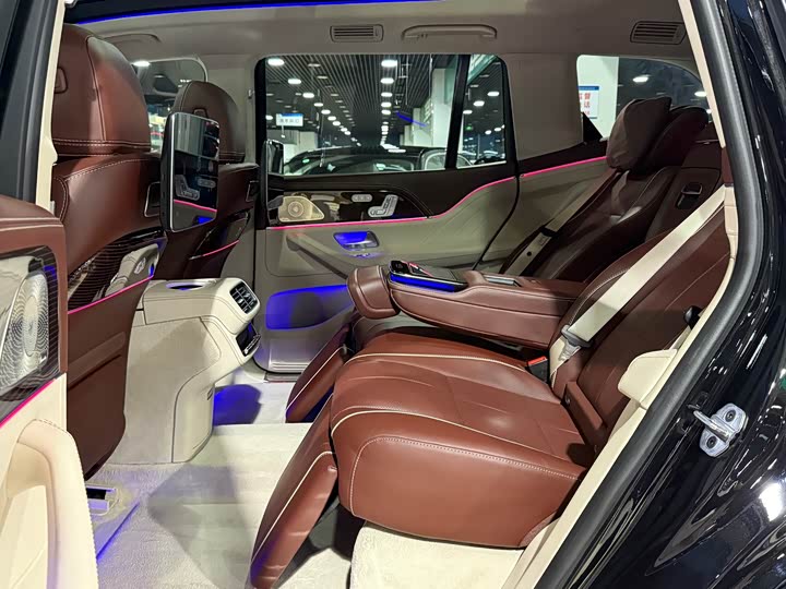 Mercedes-Benz Maybach GLS, 2022 — фото 8 из 9