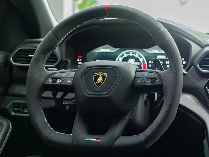 Lamborghini Urus, 2023 — фото 4 из 9