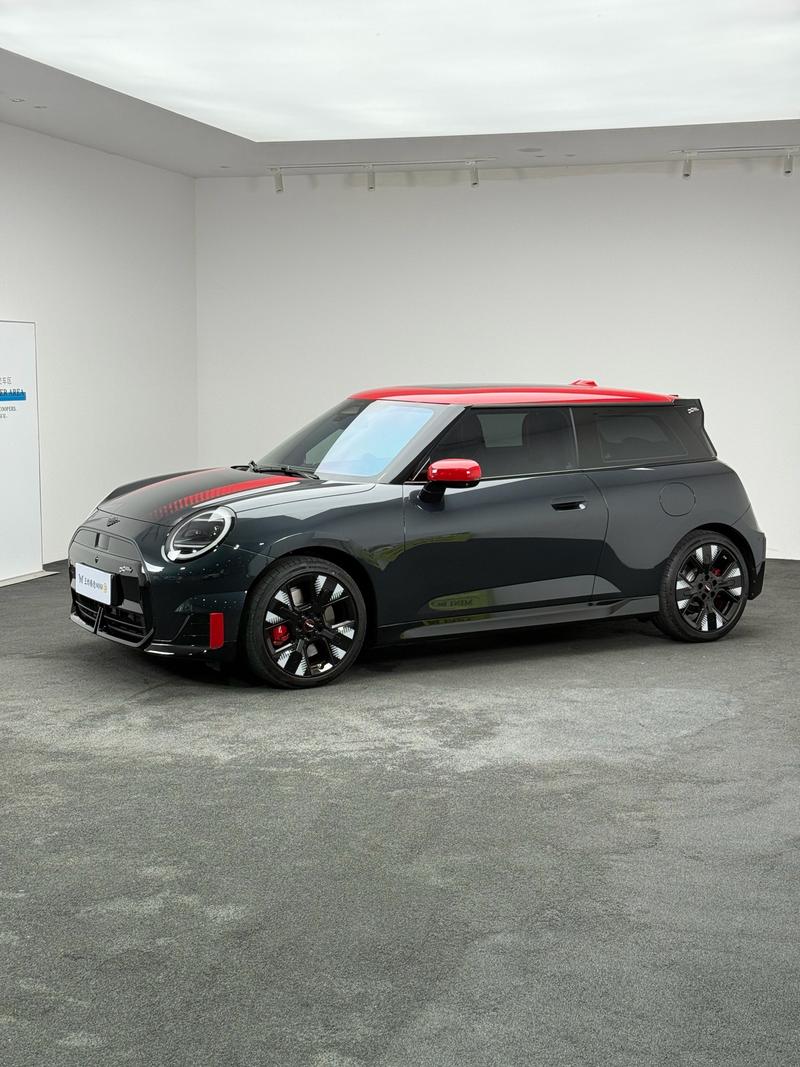 Mini Cooper JCW, 2025 — фото 3 из 9