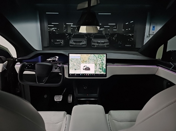 Tesla Model X, 2023 — фото 6 из 12