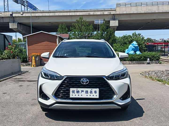 Toyota Yaris L Hatchback, 2021 — фото 2 из 9