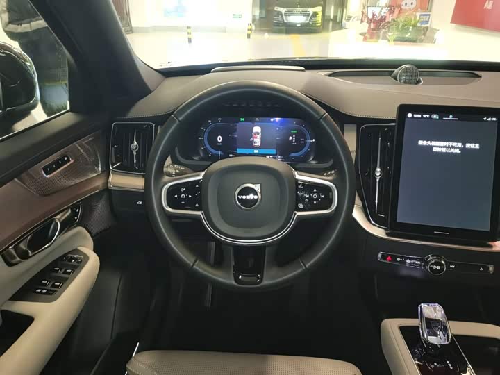 Volvo XC90 Hybrid, 2025 — фото 7 из 9