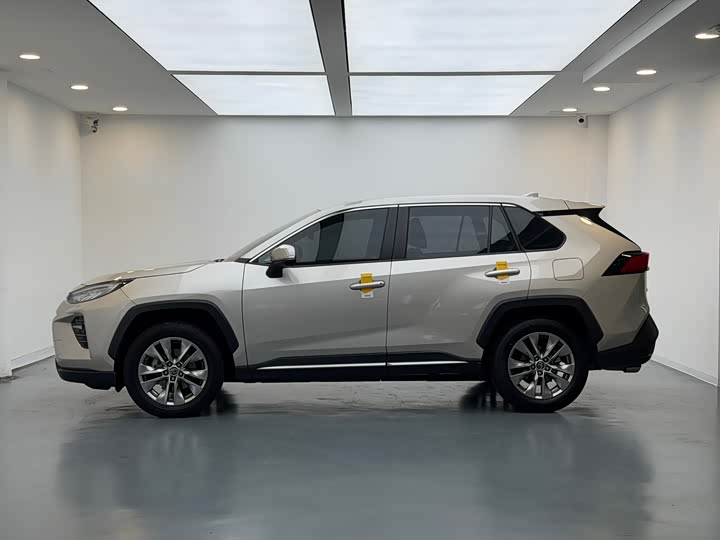 Toyota Wildlander, 2021 — фото 8 из 9