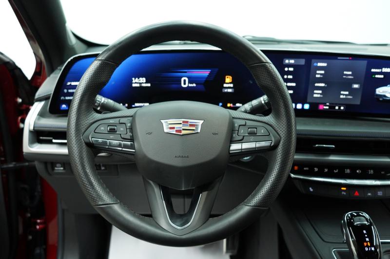 Cadillac XT4, 2023 — фото 8 из 12