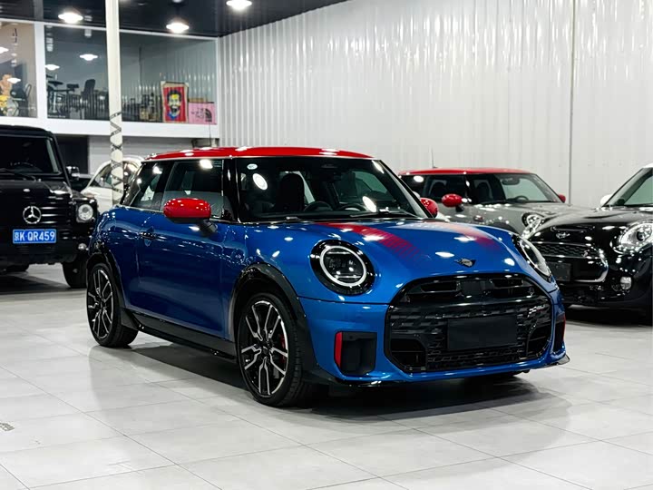 Mini Mini JCW, 2025 — купить в Москве под ключ