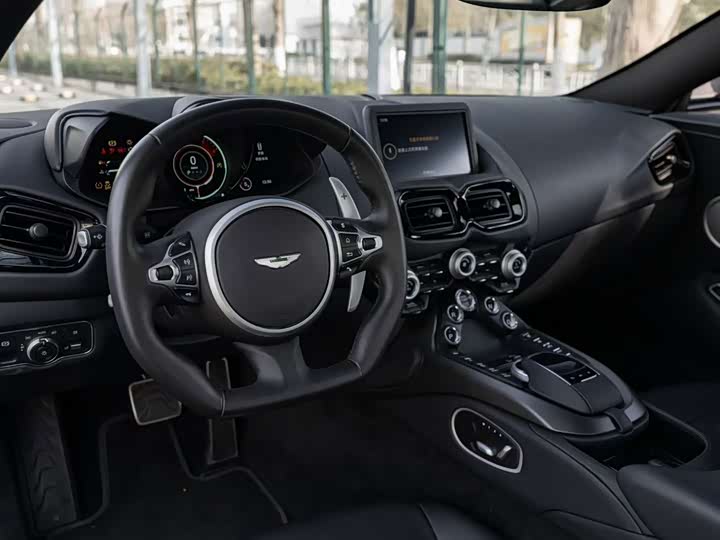 Aston Martin V8 Vantage, 2022 — фото 5 из 9