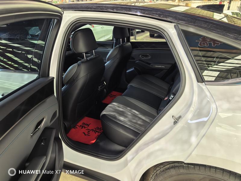 BYD Qin L, 2025 — фото 9 из 10