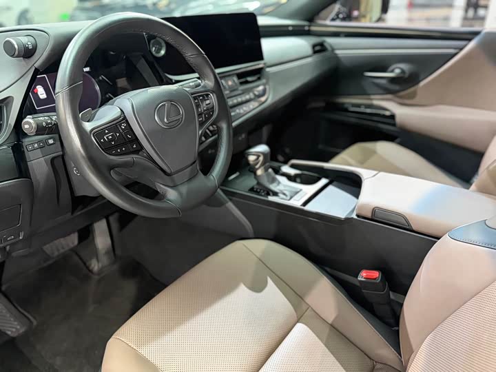 Lexus ES, 2023 — фото 5 из 9