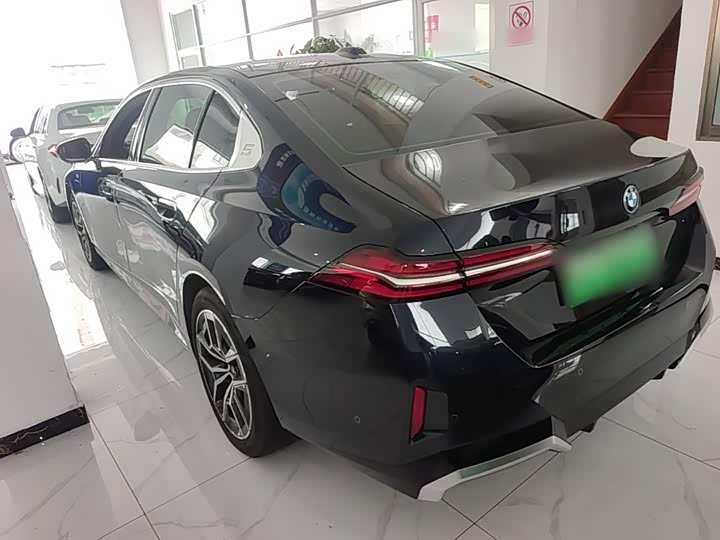 BMW i5, 2025 — фото 5 из 9