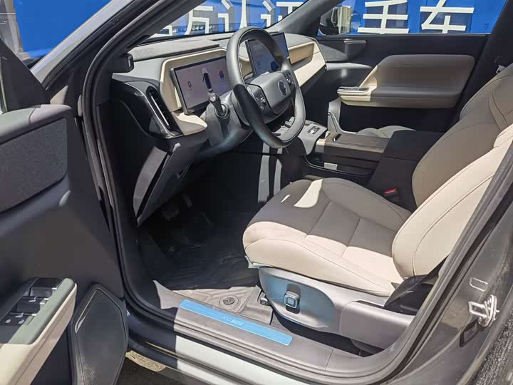 Volvo XC70 Hybrid, 2025 — фото 9 из 9