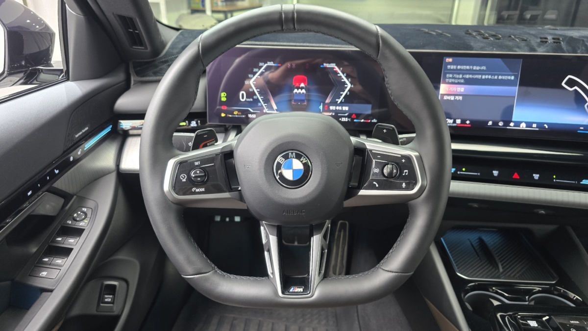 BMW 5 Series, 2023 — фото 12 из 12