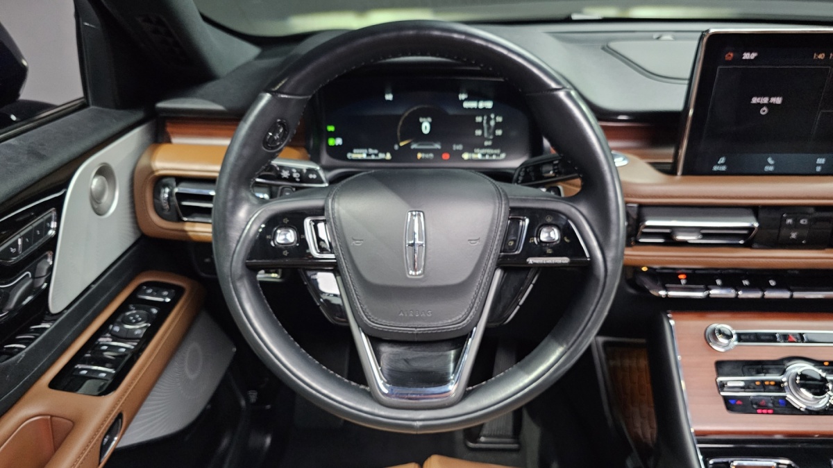 Lincoln Aviator, 2023 — фото 9 из 12