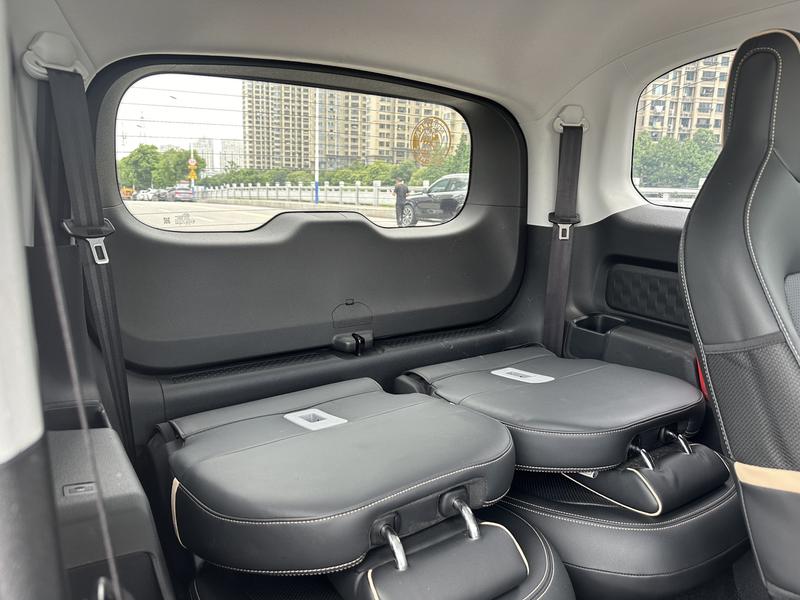 Baojun KiWi EV, 2023 — фото 8 из 10