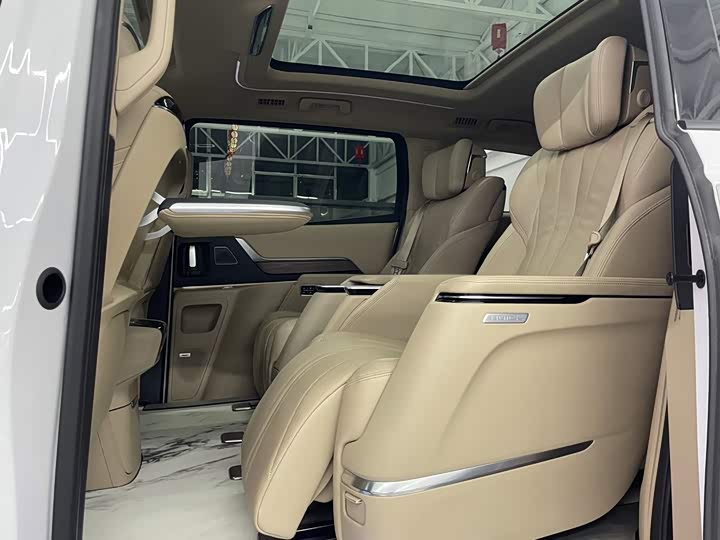 Buick GL8 Century, 2024 — фото 4 из 9