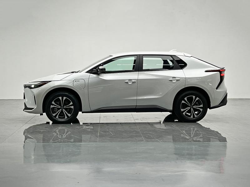 Toyota bZ4X Platinum, 2026 — фото 4 из 12