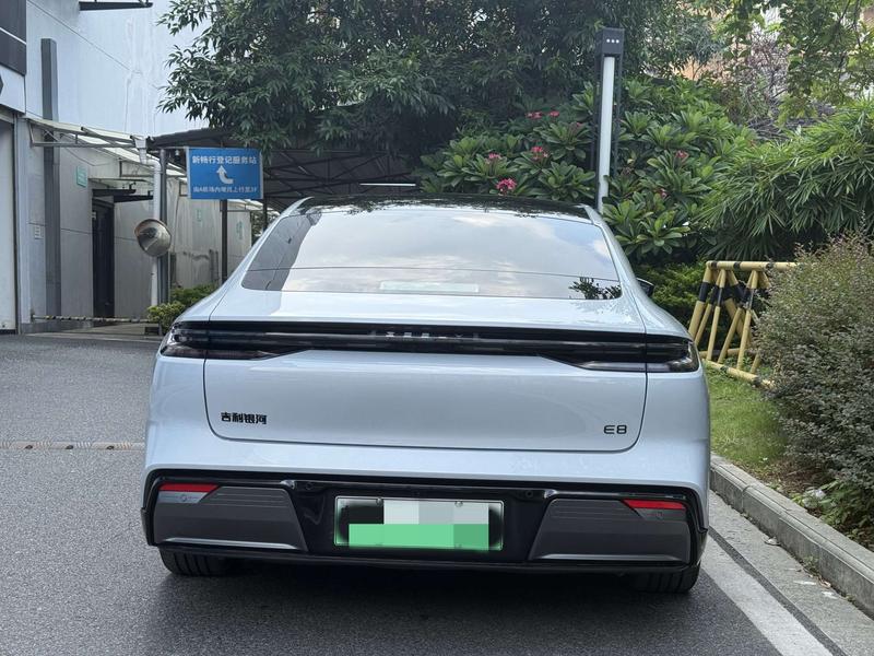 Geely Galaxy E8, 2024 — фото 6 из 11