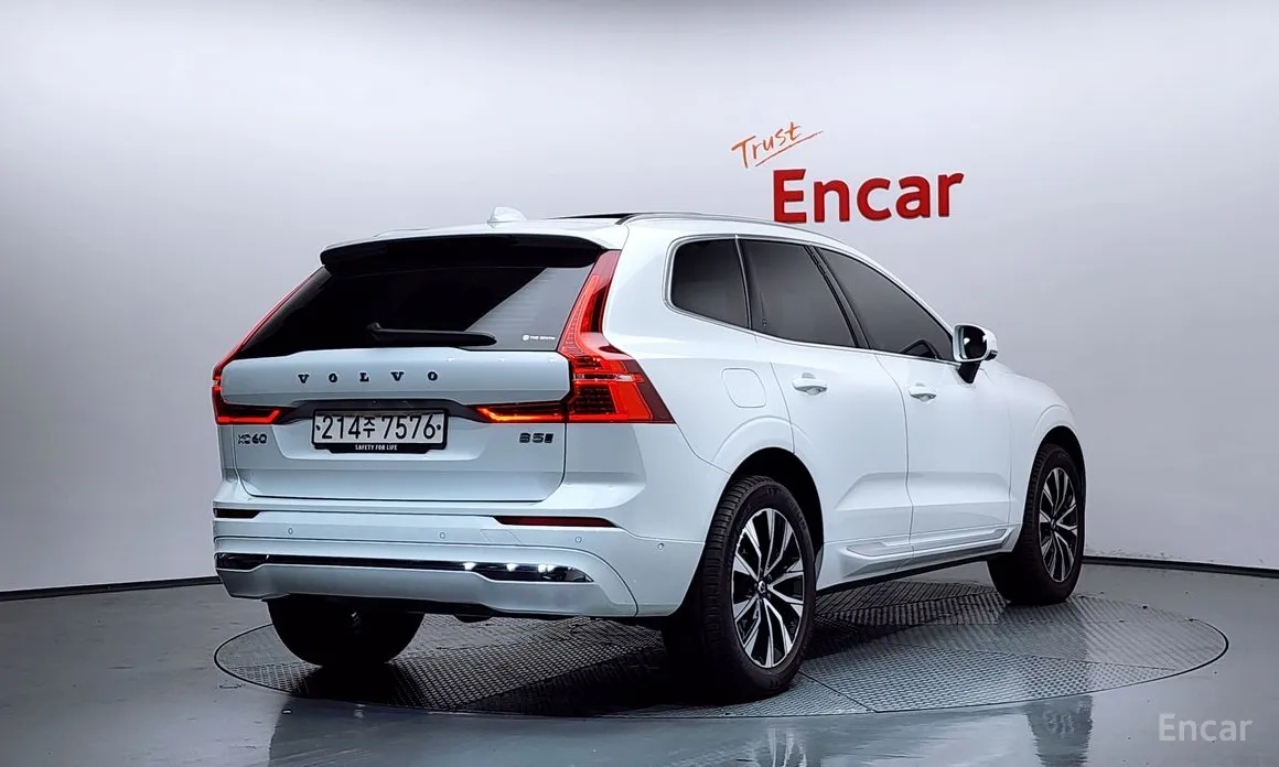 Volvo XC60, 2023 — фото 2 из 12
