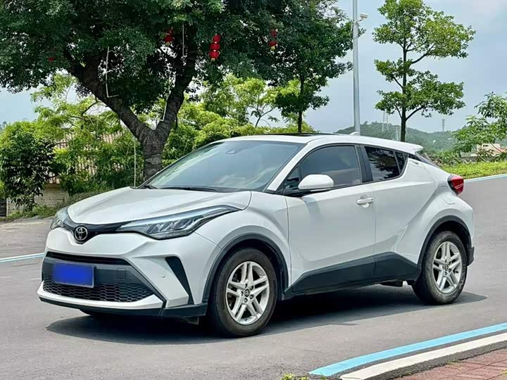 Toyota C-HR, 2022 — фото 2 из 9
