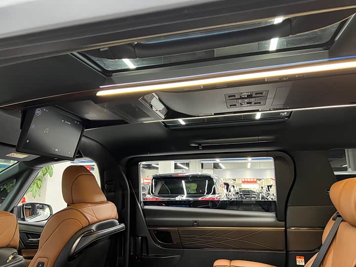 Toyota Vellfire, 2025 — фото 8 из 9