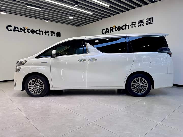 Toyota Vellfire, 2022 — фото 7 из 9