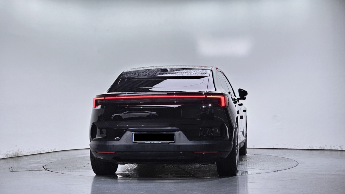 Polestar 4, 2025 — фото 4 из 12