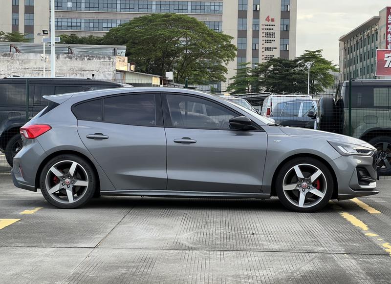 Ford Focus, 2022 — фото 7 из 12