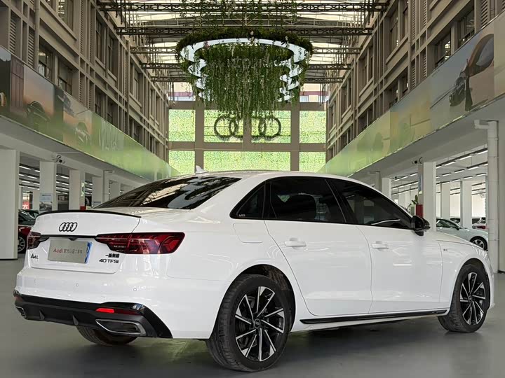 Audi A4L, 2023 — фото 8 из 9